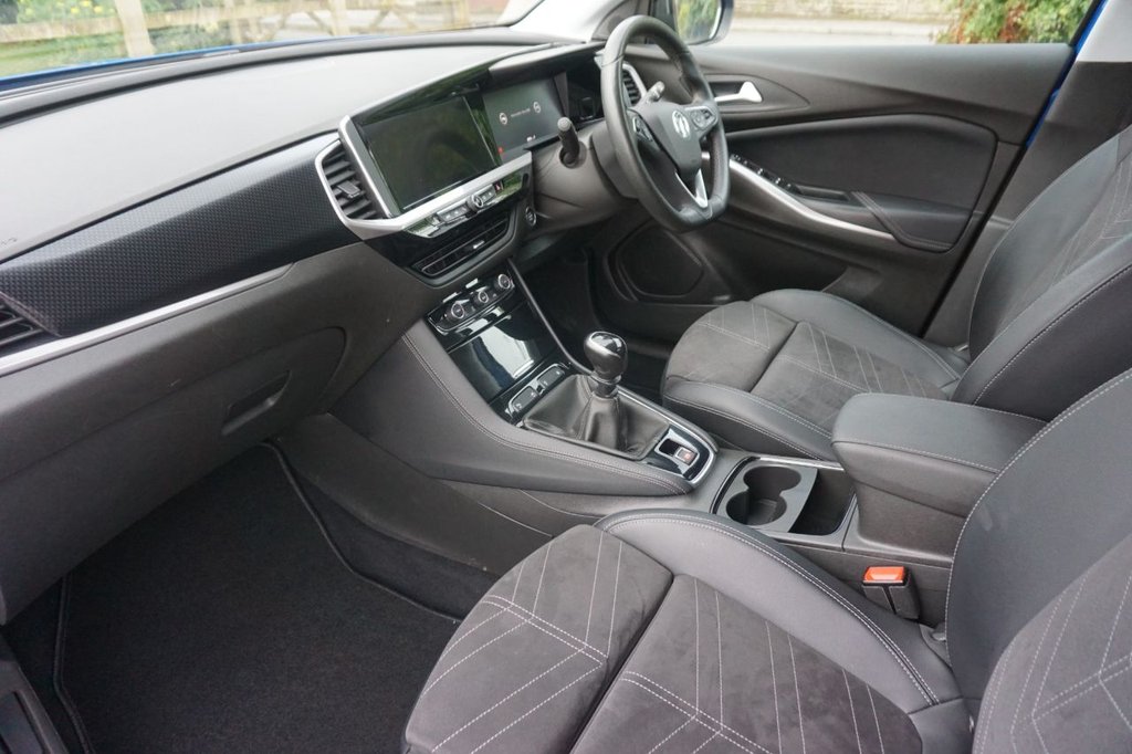 2023 Vauxhall Grandland thumbnail 11