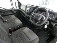 USED 2023 23 IVECO DAILY 2.3 D 35S 14 136 BHP XLWB 4100 HIGH ROOF BUSINESS ( TAIL-LIFT ) TAIL-LIFT | X -LONG | HIGH ROOF | AIR CON