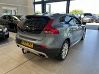 USED 2017 17 VOLVO V40 CROSS COUNTRY 2.0 D3 Pro Hatchback 5dr Diesel Manual Euro 6 (s/s) (150 ps) 