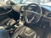 USED 2017 17 VOLVO V40 CROSS COUNTRY 2.0 D3 Pro Hatchback 5dr Diesel Manual Euro 6 (s/s) (150 ps) 