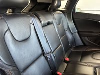 USED 2017 17 VOLVO V40 CROSS COUNTRY 2.0 D3 Pro Hatchback 5dr Diesel Manual Euro 6 (s/s) (150 ps) 