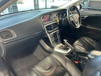USED 2017 17 VOLVO V40 CROSS COUNTRY 2.0 D3 Pro Hatchback 5dr Diesel Manual Euro 6 (s/s) (150 ps) 