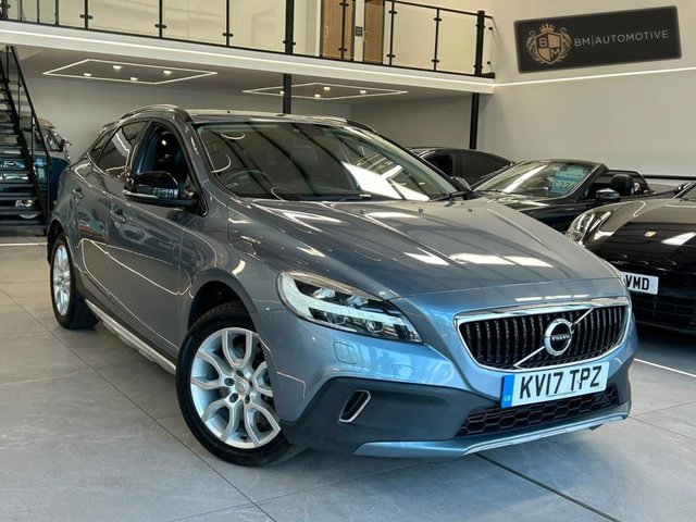 View our VOLVO V40 CROSS COUNTRY