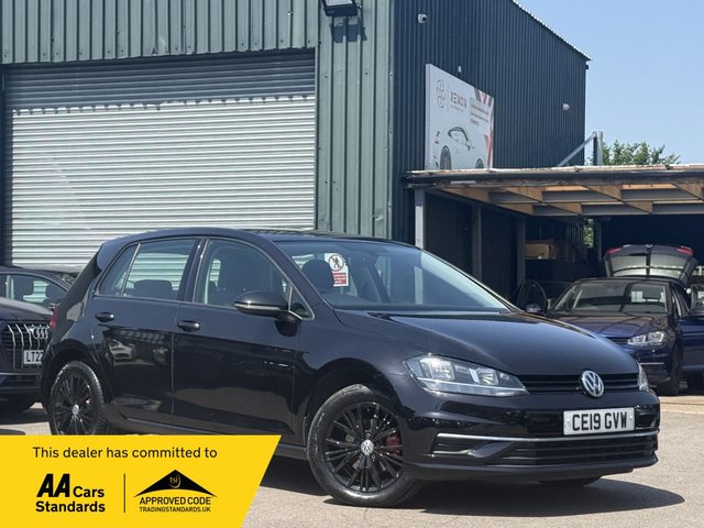 View our Volkswagen Golf 1.6 TDI SE Nav Hatchback 5dr Diesel DSG Euro 6 (s/s) (115 ps)