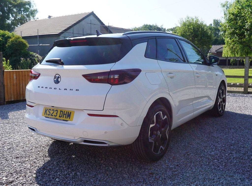 2023 Vauxhall Grandland thumbnail 3