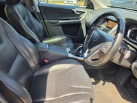 USED 2017 67 VOLVO XC60 2.4 D5 SE Lux Nav SUV 5dr Diesel Auto AWD Euro 6 (s/s) (220 ps) PEARL WHITE+SUNROOF+LEATHER+AUTO+BLIS+FSH