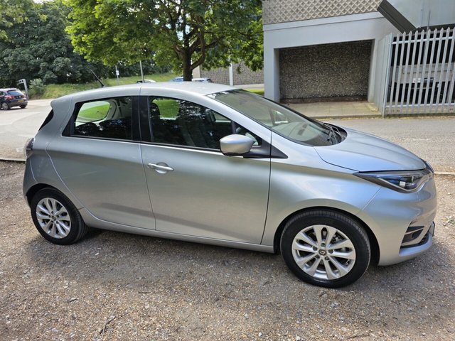 View our Renault Zoe R135 EV50 52kWh Iconic Hatchback 5dr Electric Auto (Rapid Charge) (134 bhp)
