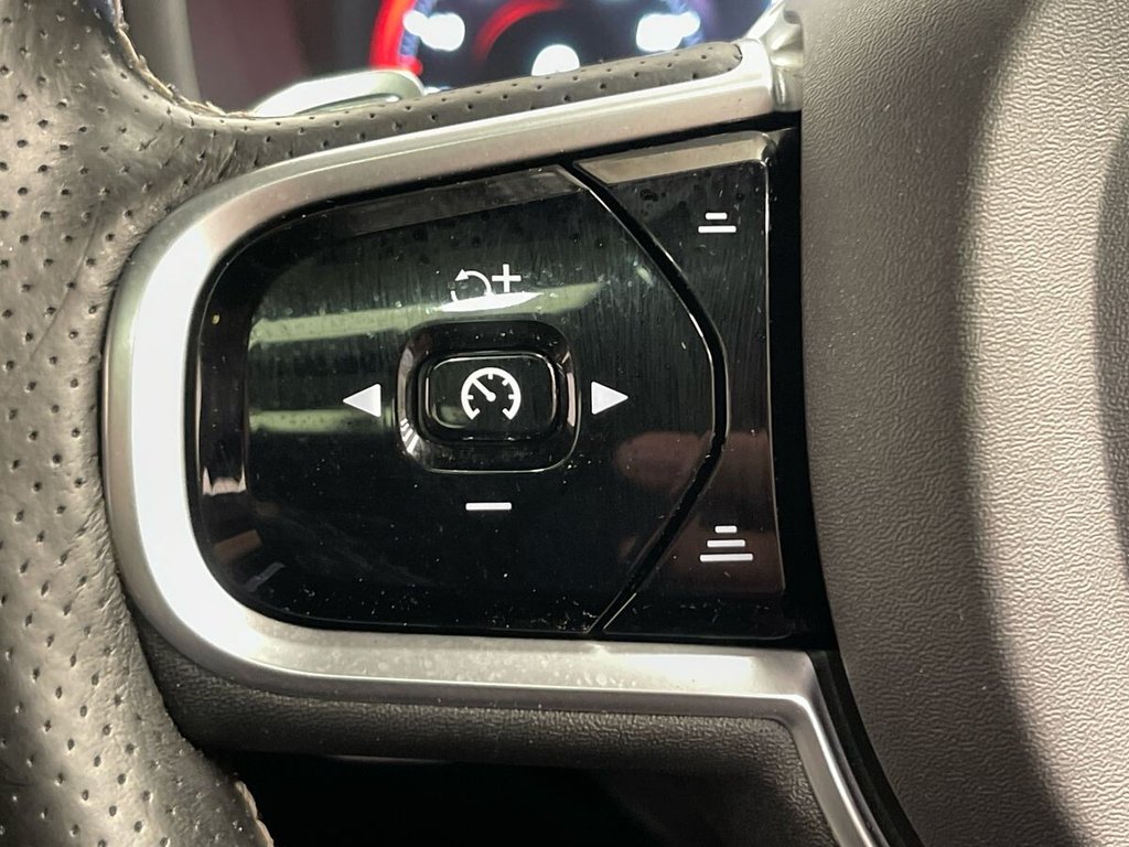 USED 2018 67 VOLVO XC90 2.0 D5 PowerPulse R-Design SUV 5dr Diesel Auto 4WD Euro 6 (s/s) (235 ps) Electric Sunroof