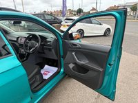 USED 2020 70 VOLKSWAGEN T-CROSS 1.0 TSI SE SUV 5dr Petrol Manual Euro 6 (s/s) (110 ps) 2 OWNERS FROM NEW* PARKING SENSORS* REVERSING CAMERA* CRUISE CONTROL* AUTO START / STOP* LANE ASSIST* BLIND SPOT DETECTION* 6 SPEED* COLLISION WARNING* AIR CON* BLUETOOTH PHONE AND AUDIO* DAB
