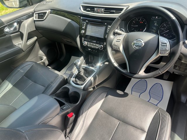 View our NISSAN QASHQAI
