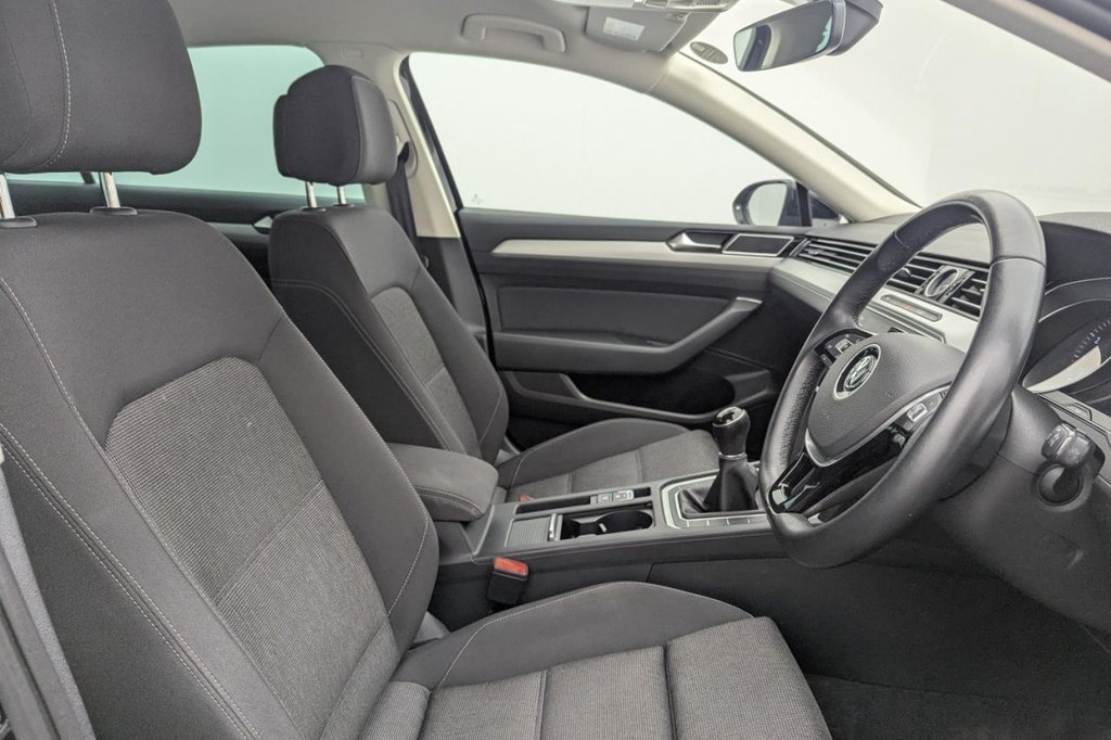 USED 2018 18 VOLKSWAGEN PASSAT 1.4 TSI SE Business Saloon 4dr Petrol Manual Euro 6 (s/s) (125 ps) Sat Nav, Cruise, 17" Alloys