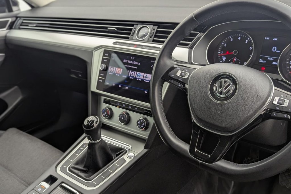 USED 2018 18 VOLKSWAGEN PASSAT 1.4 TSI SE Business Saloon 4dr Petrol Manual Euro 6 (s/s) (125 ps) Sat Nav, Cruise, 17" Alloys