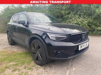 2025 VOLVO XC40