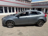 USED 2014 64 VOLVO V40 CROSS COUNTRY 1.6 D2 Lux Nav Hatchback 5dr Diesel Manual Euro 5 (s/s) (115 ps) 1 Previous Owner FSH 11 Stamps