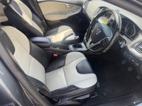 USED 2014 64 VOLVO V40 CROSS COUNTRY 1.6 D2 Lux Nav Hatchback 5dr Diesel Manual Euro 5 (s/s) (115 ps) 1 Previous Owner FSH 11 Stamps
