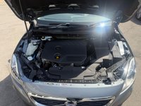 USED 2014 64 VOLVO V40 CROSS COUNTRY 1.6 D2 Lux Nav Hatchback 5dr Diesel Manual Euro 5 (s/s) (115 ps) 1 Previous Owner FSH 11 Stamps