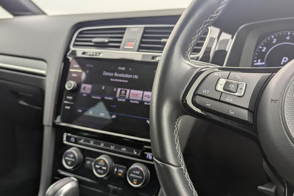 USED 2018 18 VOLKSWAGEN GOLF 2.0 TSI R Hatchback 5dr Petrol DSG 4Motion Euro 6 (s/s) (310 ps) Car Play, Sat Nav, Sensors