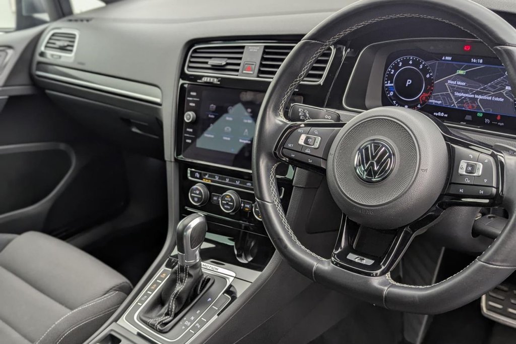 USED 2018 18 VOLKSWAGEN GOLF 2.0 TSI R Hatchback 5dr Petrol DSG 4Motion Euro 6 (s/s) (310 ps) Car Play, Sat Nav, Sensors
