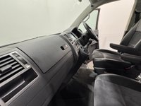 USED 2014 64 VOLKSWAGEN CARAVELLE 2.0 BiTDI BlueMotion Tech Executive MPV 5dr Diesel Manual Euro 5 (s/s) (180 ps) 7 Seater