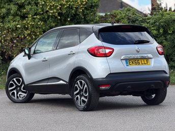 View our RENAULT CAPTUR