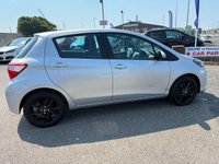 USED 2020 20 TOYOTA YARIS 1.5 VVT-i Icon Hatchback 5dr Petrol Manual Euro 6 (111 ps) 2 OWNERS FROM NEW* 6 STAMP TOYOTA SERVICE HISTORY* REVERSING CAMERA* CRUISE CONTROL* LANE / SPEED / COLLISION ASSIST* AIR CON* BLUETOOTH PHONE AND AUDIO* DAB* USB* REMOTE CENTRAL LOCKING WITH 2 KEYS