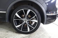 USED 2021 21 VOLKSWAGEN TIGUAN 1.5 TSI R-Line DSG Euro 6 (s/s) 5dr Parking Sensor, Heated Seats,