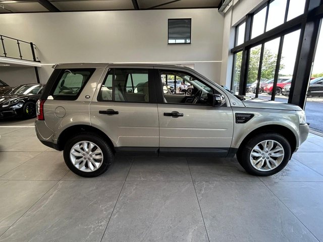 View our LAND ROVER FREELANDER 2