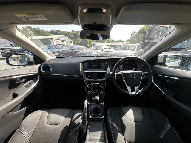 View our VOLVO V40