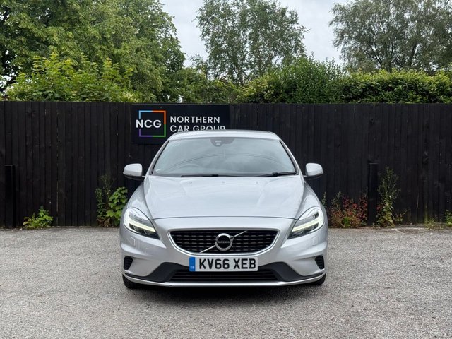 View our VOLVO V40