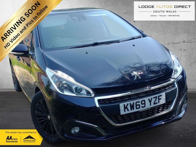 View our Peugeot 208 1.2 PureTech Tech Edition Hatchback 5dr Petrol Manual Euro 6 (s/s) (82 ps)