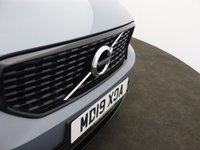 USED 2019 19 VOLVO XC40 2.0 T4 R-Design SUV 5dr Petrol Auto Euro 6 (s/s) (190 ps) WINTER PACK | REAR PARK ASSIST