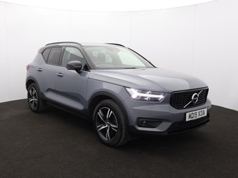 2019 VOLVO XC40