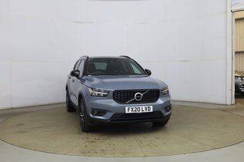 2020 VOLVO XC40