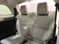 USED 2019 19 LAND ROVER DISCOVERY 3.0 SD V6 HSE SUV 5dr Diesel Auto 4WD Euro 6 (s/s) (306 ps) Exceptional Land Rover Discovery 3.0 Euro 6 306 BHP 7 Seater hosting a generous specification including electric deployable towbar, roof rails, privacy glass,