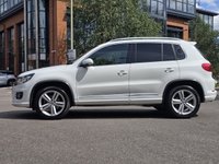 USED 2015 64 VOLKSWAGEN TIGUAN 2.0 TDI BlueMotion Tech R-Line SUV 5dr Diesel Manual 4WD Euro 5 (s/s) (Nav) (140 ps) 