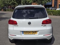 USED 2015 64 VOLKSWAGEN TIGUAN 2.0 TDI BlueMotion Tech R-Line SUV 5dr Diesel Manual 4WD Euro 5 (s/s) (Nav) (140 ps) 