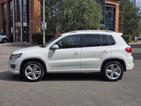 USED 2015 64 VOLKSWAGEN TIGUAN 2.0 TDI BlueMotion Tech R-Line SUV 5dr Diesel Manual 4WD Euro 5 (s/s) (Nav) (140 ps) 