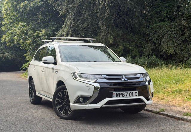 View our Mitsubishi Outlander 2.0h 12kWh 4hs SUV 5dr Auto Petrol Plug-in Hybrid CVT 4WD Euro 6 (s/s) (200 ps)
