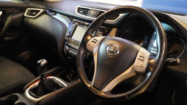 View our NISSAN QASHQAI