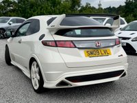 USED 2009 09 HONDA CIVIC 2.0 i-VTEC Type R Championship White Hatchback 3dr Petrol Manual (215 g/km, 197 bhp) 