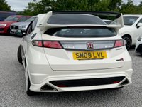 USED 2009 09 HONDA CIVIC 2.0 i-VTEC Type R Championship White Hatchback 3dr Petrol Manual (215 g/km, 197 bhp) 