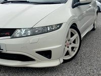 USED 2009 09 HONDA CIVIC 2.0 i-VTEC Type R Championship White Hatchback 3dr Petrol Manual (215 g/km, 197 bhp) 