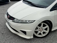 USED 2009 09 HONDA CIVIC 2.0 i-VTEC Type R Championship White Hatchback 3dr Petrol Manual (215 g/km, 197 bhp) 