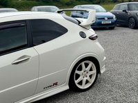 USED 2009 09 HONDA CIVIC 2.0 i-VTEC Type R Championship White Hatchback 3dr Petrol Manual (215 g/km, 197 bhp) 