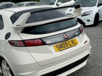 USED 2009 09 HONDA CIVIC 2.0 i-VTEC Type R Championship White Hatchback 3dr Petrol Manual (215 g/km, 197 bhp) 