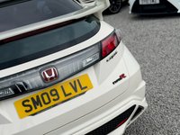 USED 2009 09 HONDA CIVIC 2.0 i-VTEC Type R Championship White Hatchback 3dr Petrol Manual (215 g/km, 197 bhp) 