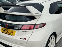 USED 2009 09 HONDA CIVIC 2.0 i-VTEC Type R Championship White Hatchback 3dr Petrol Manual (215 g/km, 197 bhp) 