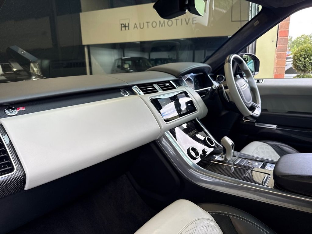 USED 2021 21 LAND ROVER RANGE ROVER SPORT 5.0 P575 V8 GPF SVR SUV 5dr Petrol Auto 4WD Euro 6 (s/s) (575 ps) FULL CARBON PACK|HEAD UP DISPLAY