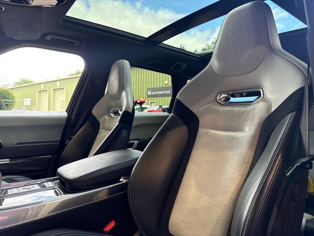 USED 2021 21 LAND ROVER RANGE ROVER SPORT 5.0 P575 V8 GPF SVR SUV 5dr Petrol Auto 4WD Euro 6 (s/s) (575 ps) FULL CARBON PACK|HEAD UP DISPLAY