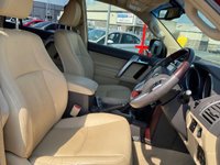 USED 2016 B TOYOTA LAND CRUISER 2.8D Invincible SUV 5dr Diesel Auto 4WD Euro 6 (7 Seats) (177 ps) 